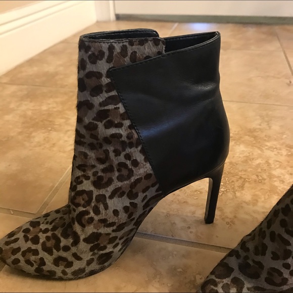 Vince Camuto animal print and leather ankle boot - Picture 3 of 6